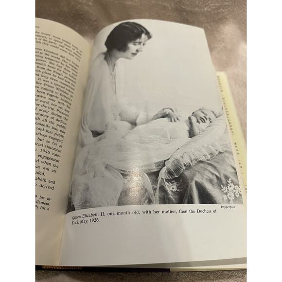 Majesty - Elizabeth II and the House of Windsor by Robert Lacey - 1977 HCDJ - Picture 12 of 13